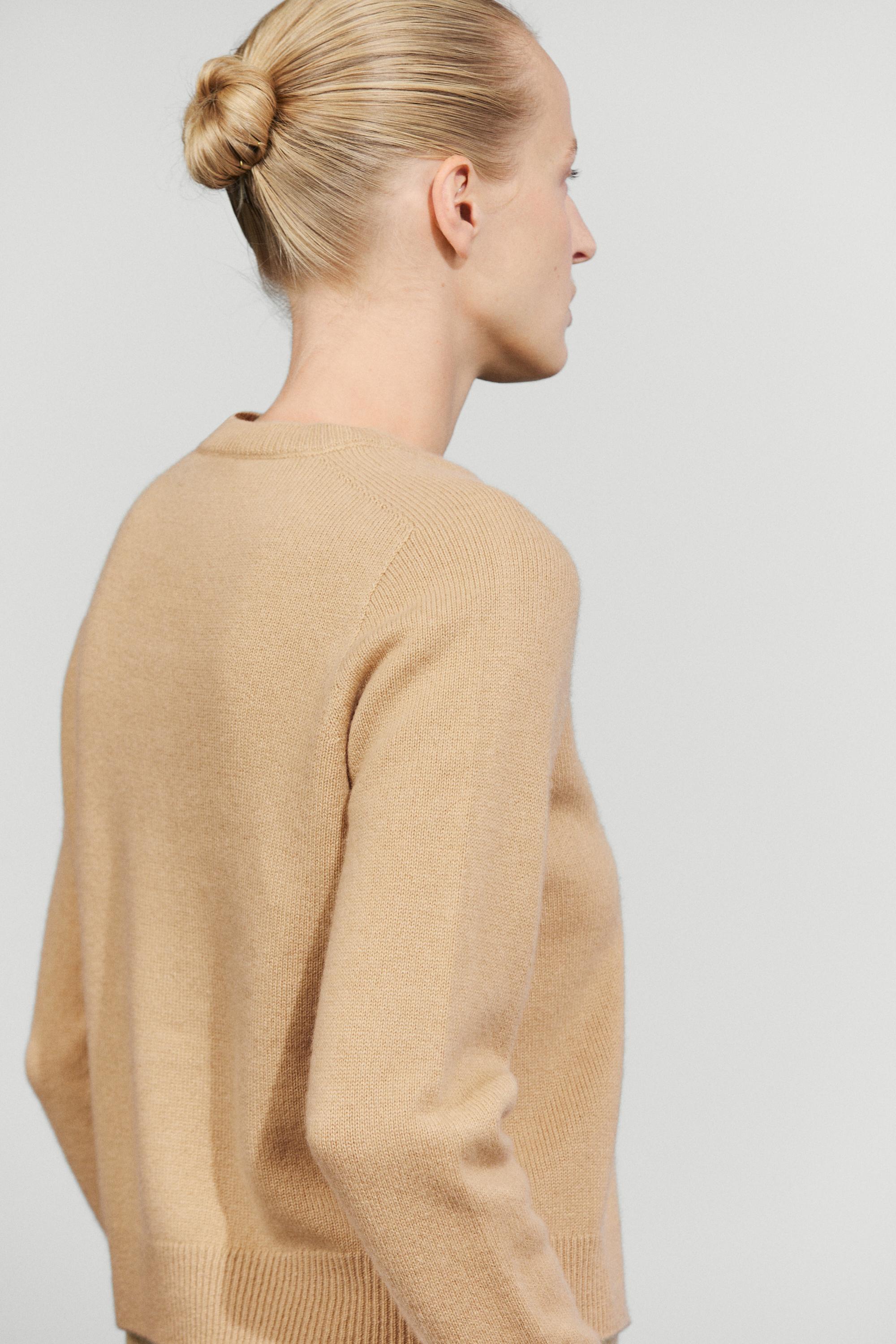 100% cashmere cropped knit cardigan